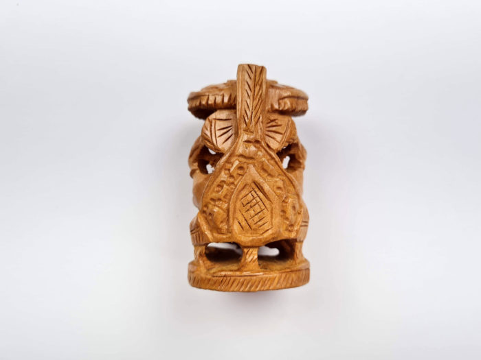 Mini estátua de Ganesha esculpida em madeira 7cm