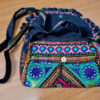Bolsa indiana Banjara 100% bordada a mão preta e color