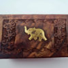 Caixa indiana de madeira marchetada de elefante detalhe em bronze II