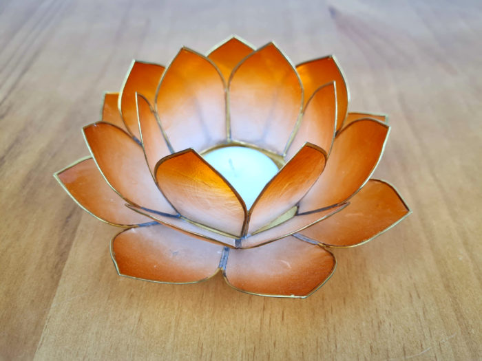 Castiçal de vela Flor de Lótus de madrepérolas laranja