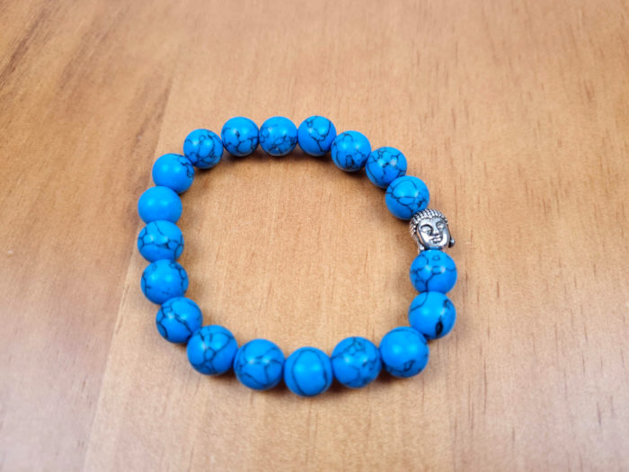 pulseira de pedras naturais com berloque de Buda