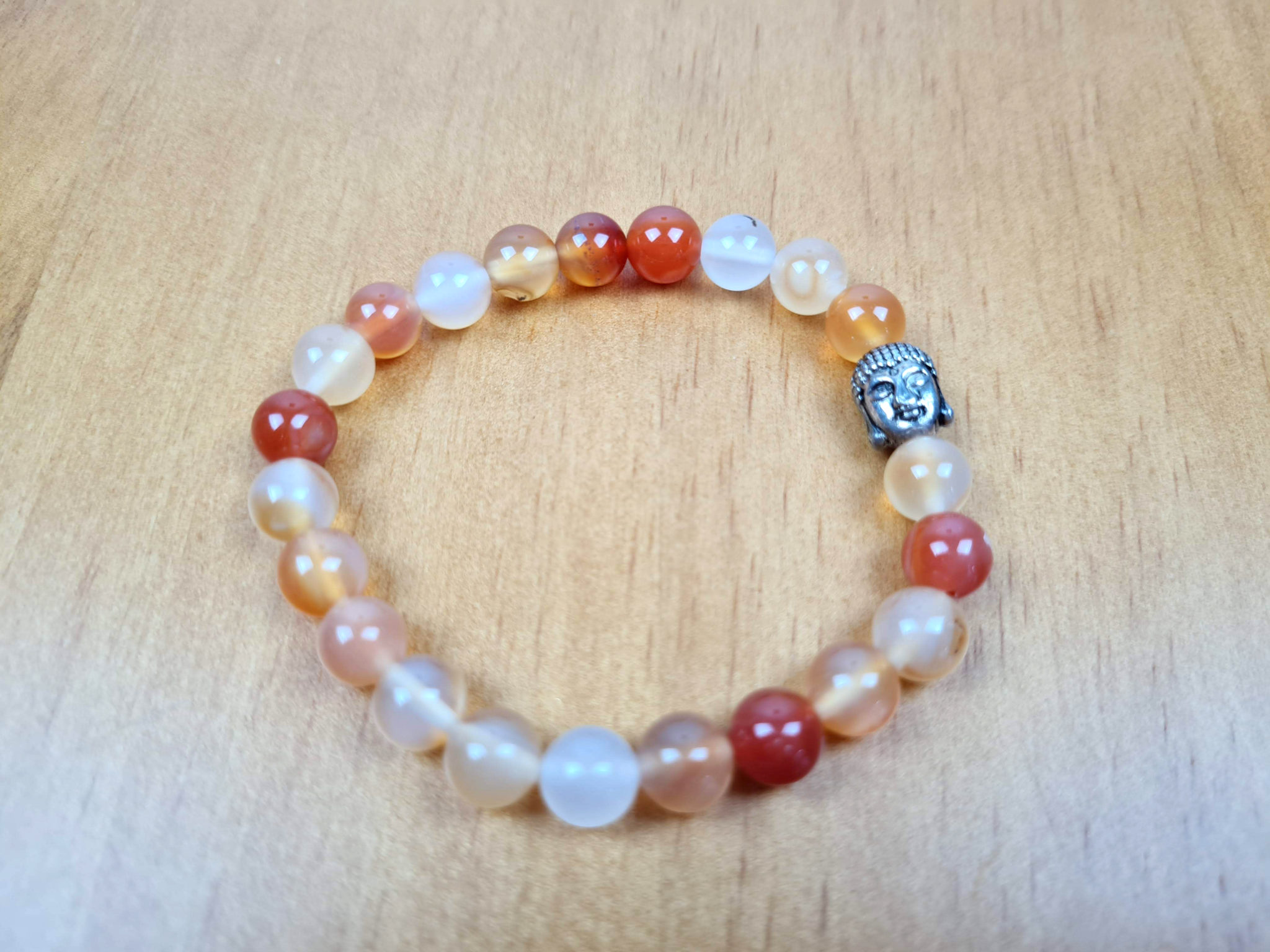 pulseira de pedras naturais com berloque de Buda