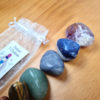 Kit com cristais dos 7 chakras para equilíbrio do corpo e mente