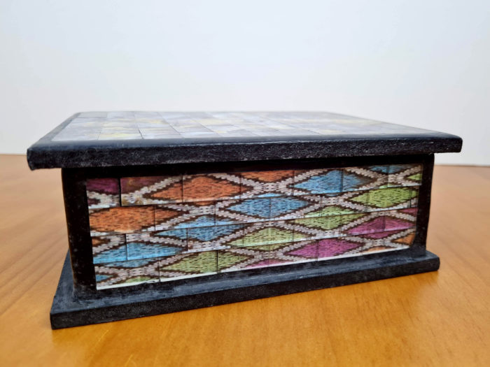 Caixa de madeira com mosaico de vidros de Ganesha 19cm