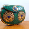 bolsa de metal mosaico de pedras verde e dourada