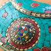 Bolsa indiana rígida de metal com mosaico de pedras naturais turquesa e color