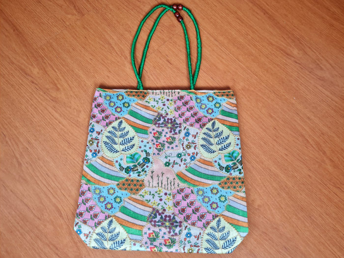 bolsa indiana de tecido estampa natureza cores suaves