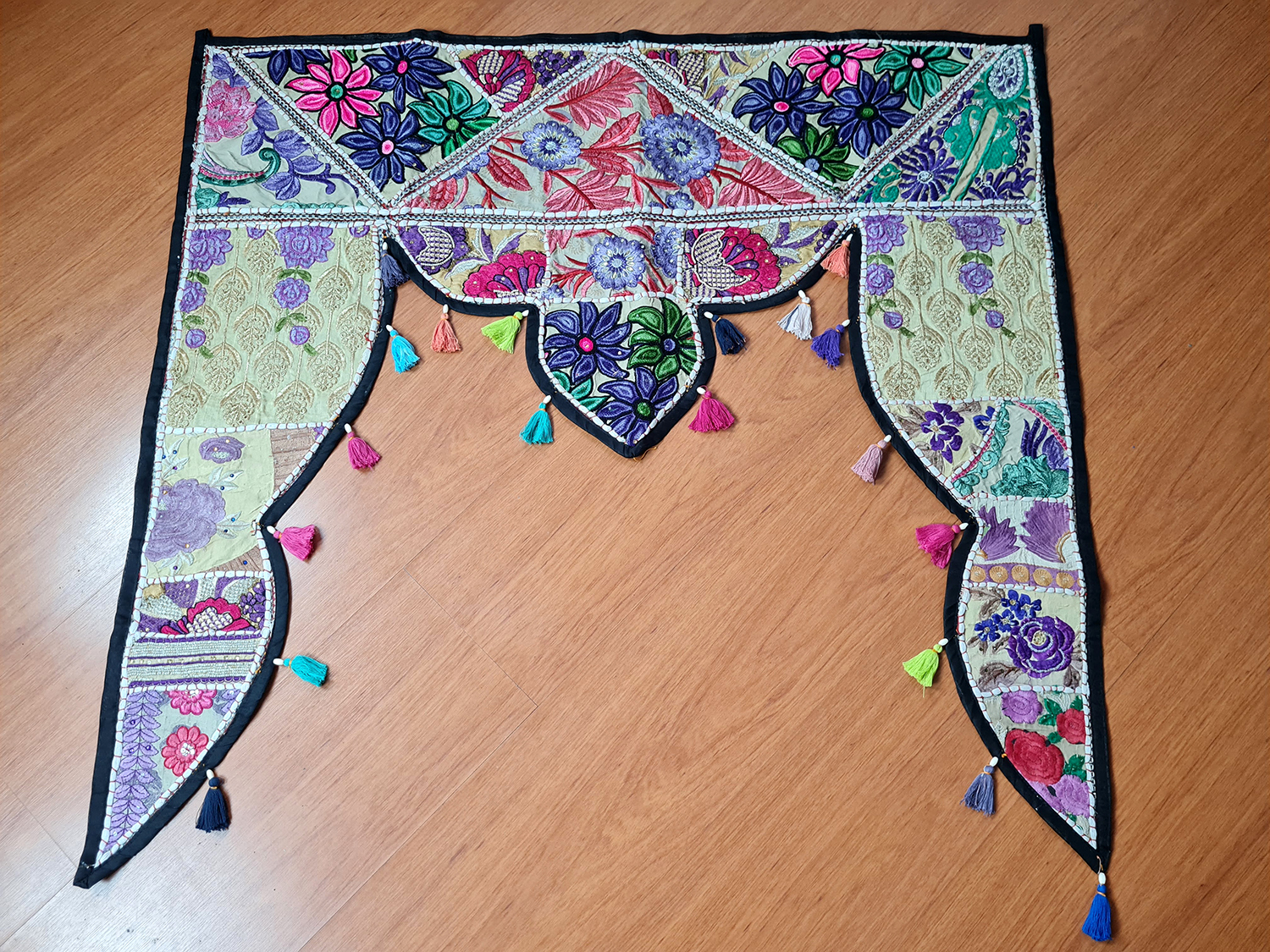 bandô indiano grande bordado em patchwork colorido