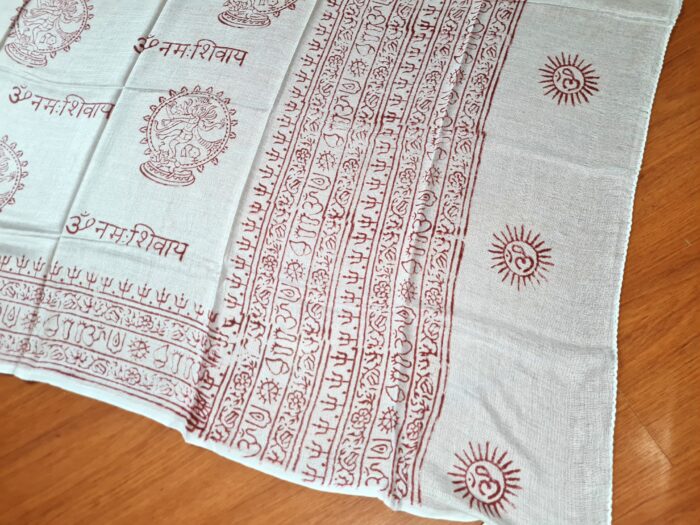 Chadar indiano (manto de oração) de Shiva Nataraja e mantras branco