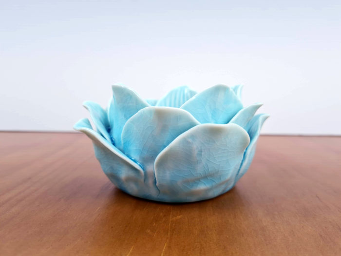 Castiçal de vela Flor de Lótus de porcelana azul