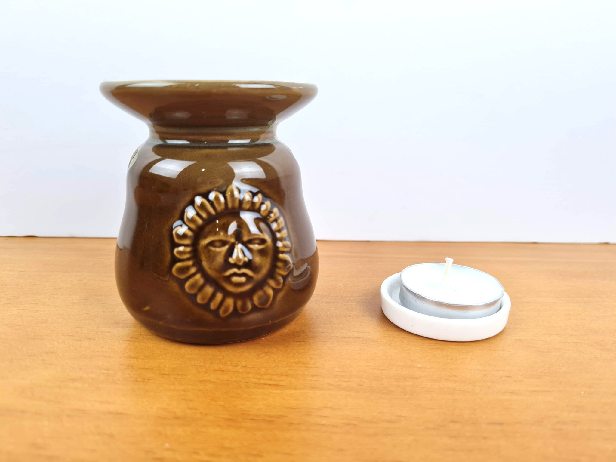 rechaud de vela Surya Sun marrom para aromaterapia