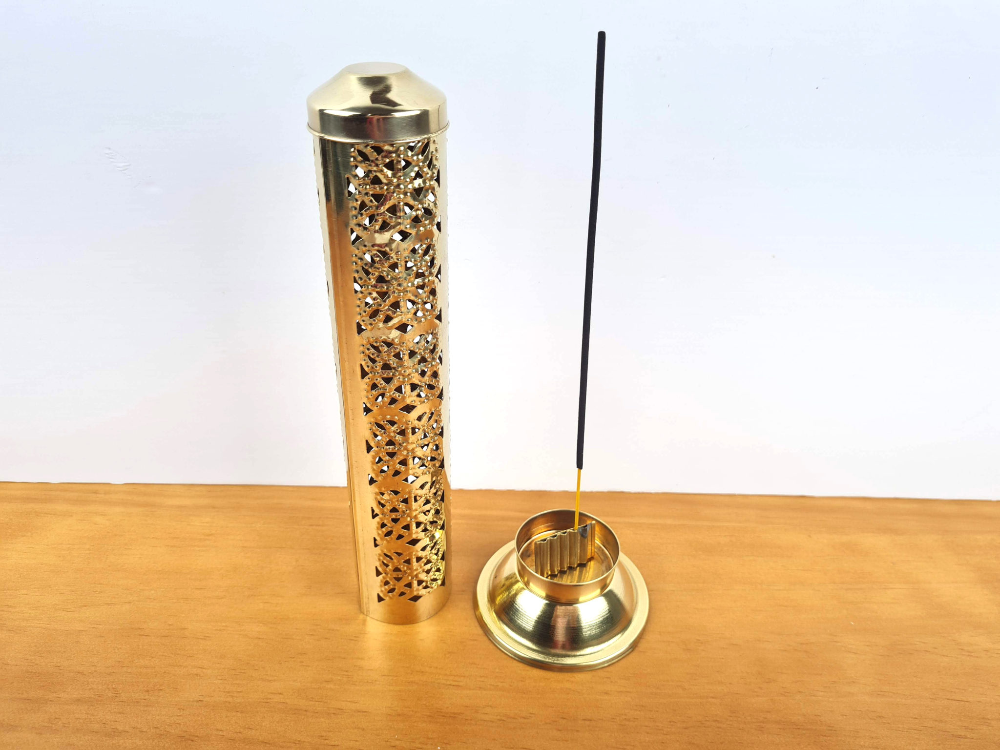 incensário torre de metal dourado 26cm