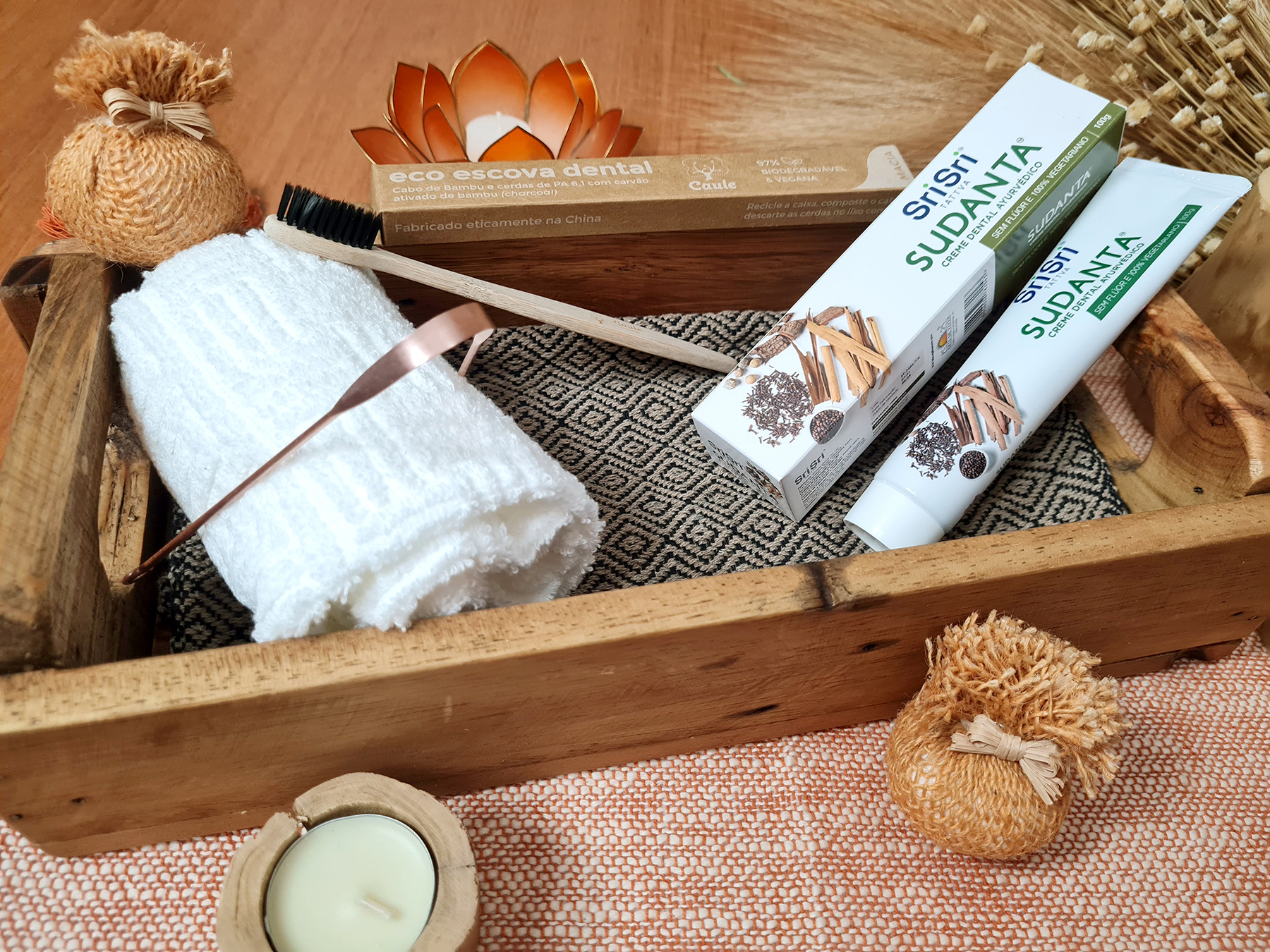Kit rotinas de ayurveda com raspador de língua de cobre, escova de bambu e pasta indiana natural sem fluor