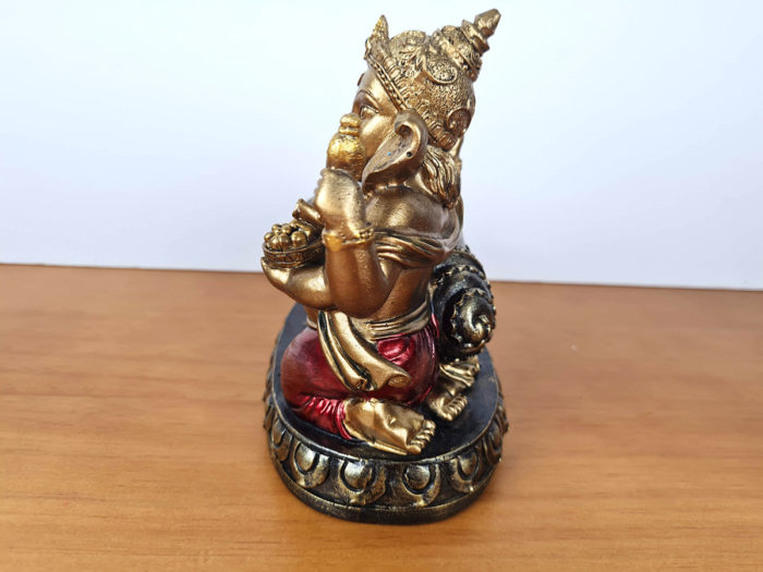 Estátua de Deus Ganesha sentado com vela para iluminar 14cm