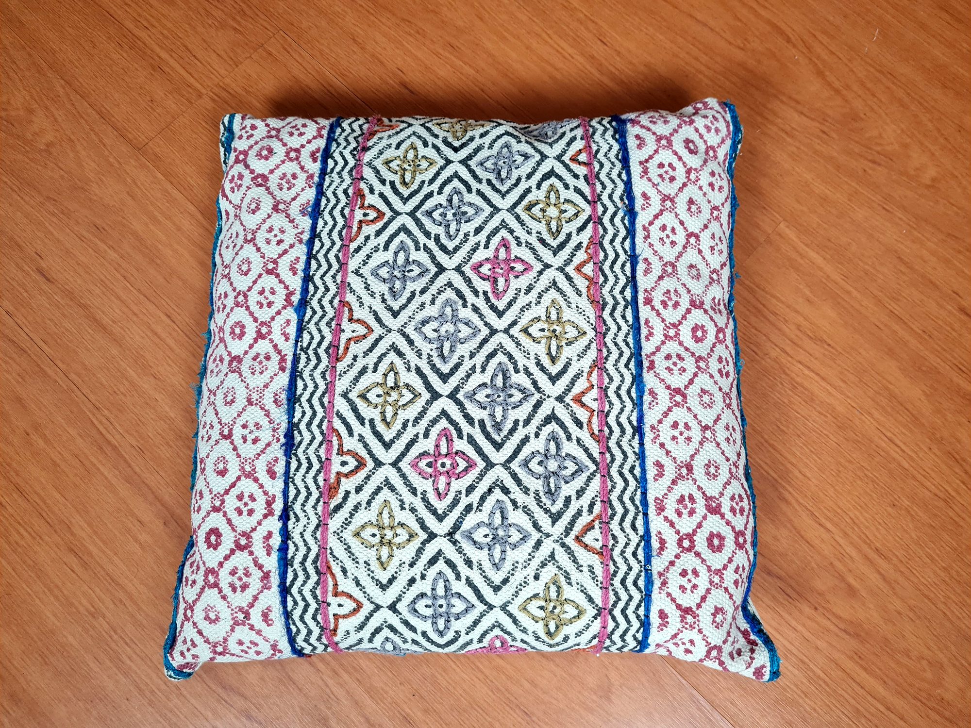almofada indiana de algodão com estampa block printing