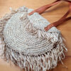 Bolsa Balinesa design Boho chic de palha com franjas e alça courino