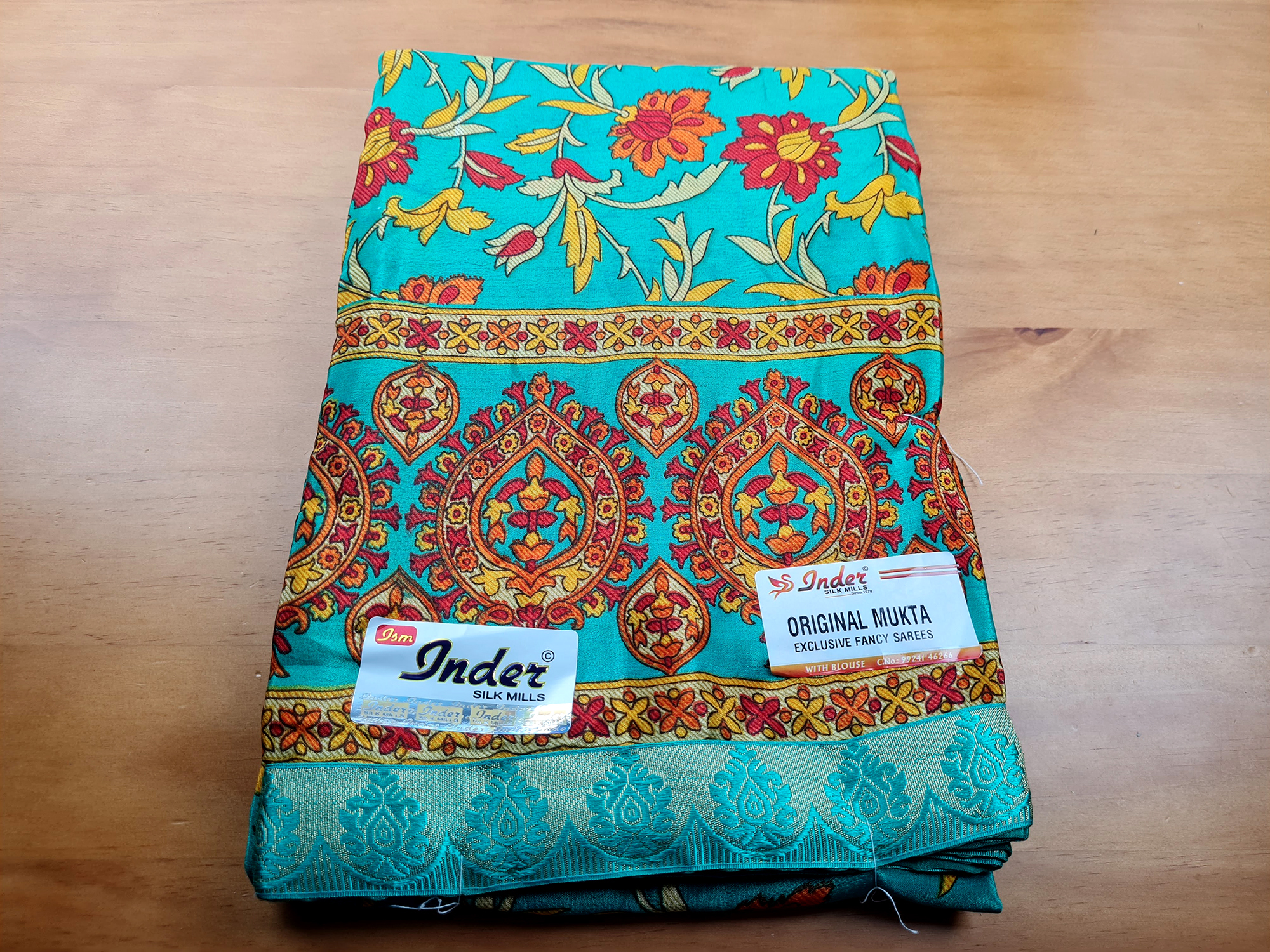 saree de seda turquesa floral com paisleys, luxuoso