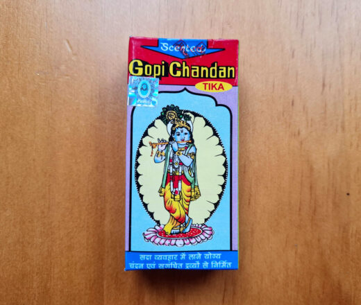 Gopi chandan para fazer pasta de sândalo, aplicação de tilak