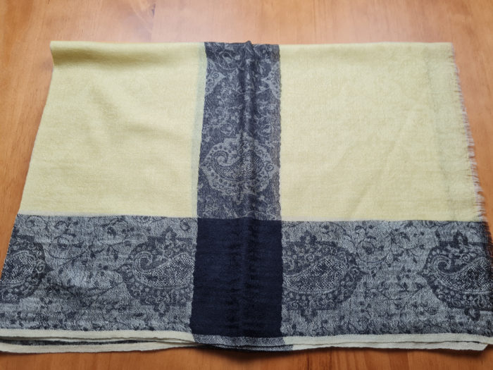 Pashimina indiana de cashmere estampa paisleys amarelo e preto