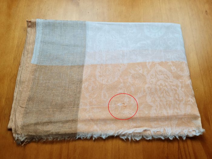 Pashimina indiana de Cashmere com avaria (defeito de fabricação)
