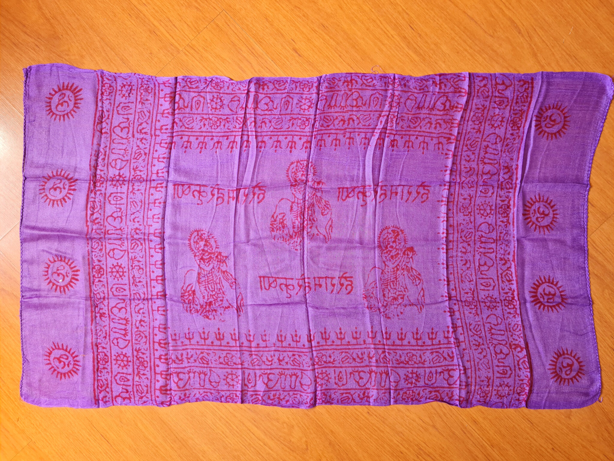 chadar de oração (manto harinama) roxo com estampa de Krishna
