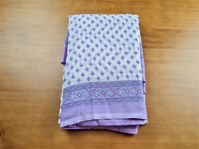 saree indiano lilás paisleys e flores