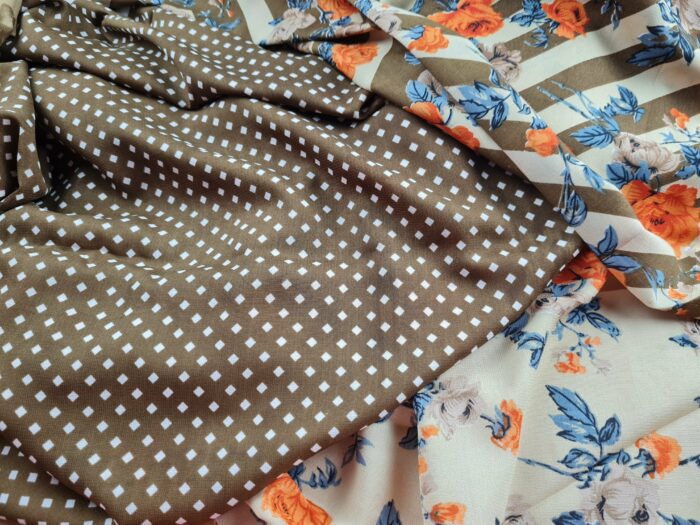 Sari indiano viscose com estampa floral bege e color