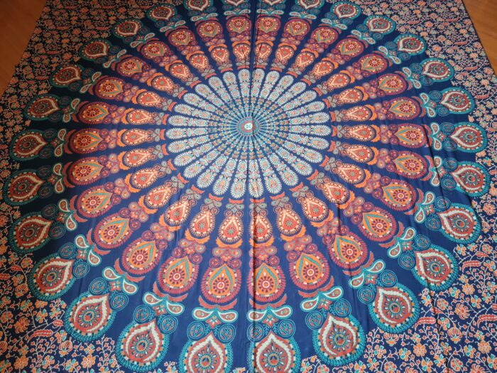 colcha indiana de algodão com mandala, cores laranja e azul