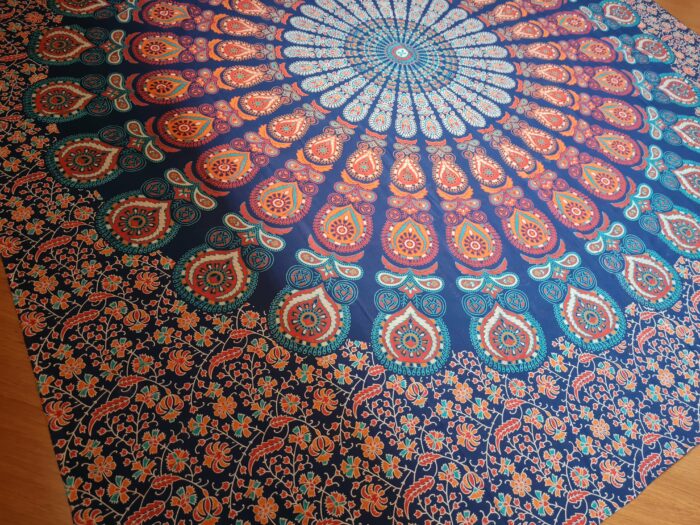 Colcha indiana ou painel decorativo Mandala Azul e Coral