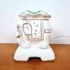Difusor de ambientes elétrico design elefante para uso como aromaterapia e luminária