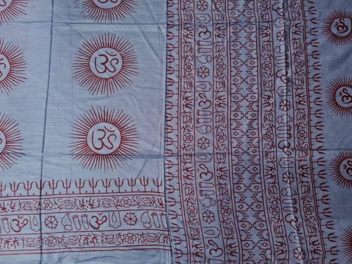 Chadar indiano (manto de oração) de Om e mantras azul médio