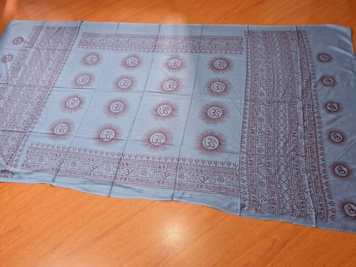 Chadar indiano (manto de oração) de Om e mantras azul médio