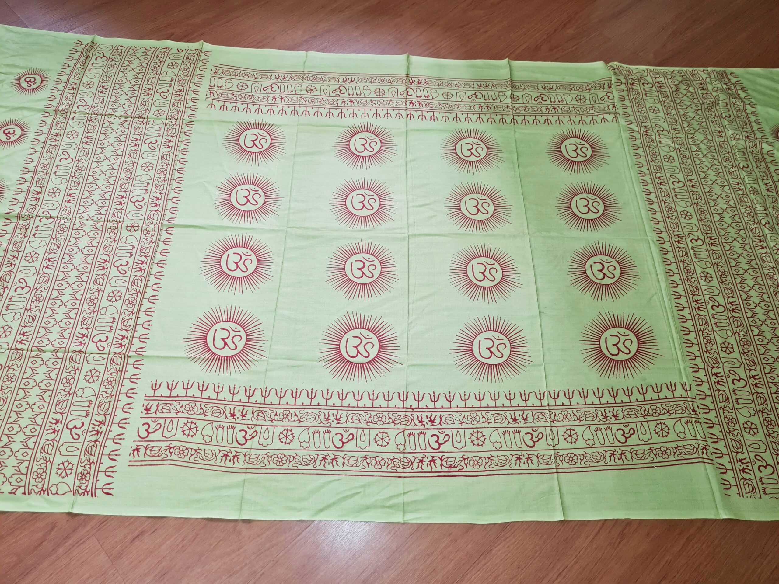 Chadar indiano de OM (aum) cor pistache