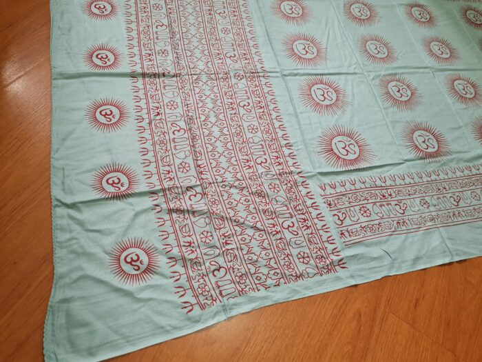 Chadar indiano (manto de oração) de Om e mantras verde água