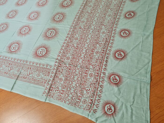 Chadar indiano (manto de oração) de Om e mantras verde água