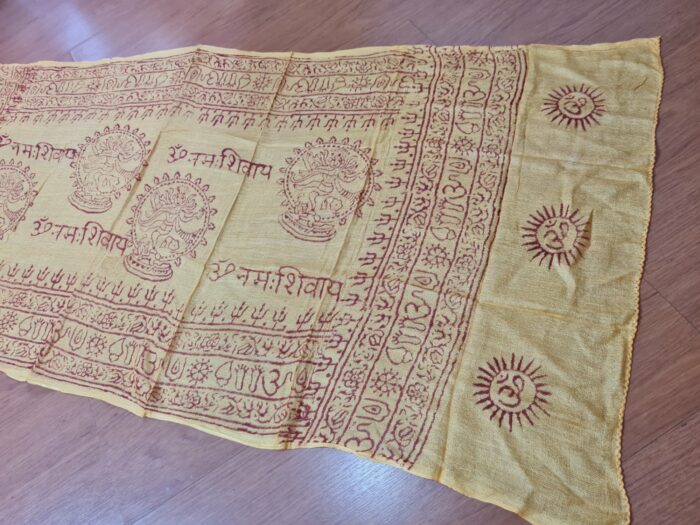 Chadar indiano (manto de oração) de Shiva Nataraja amarelo 120cm