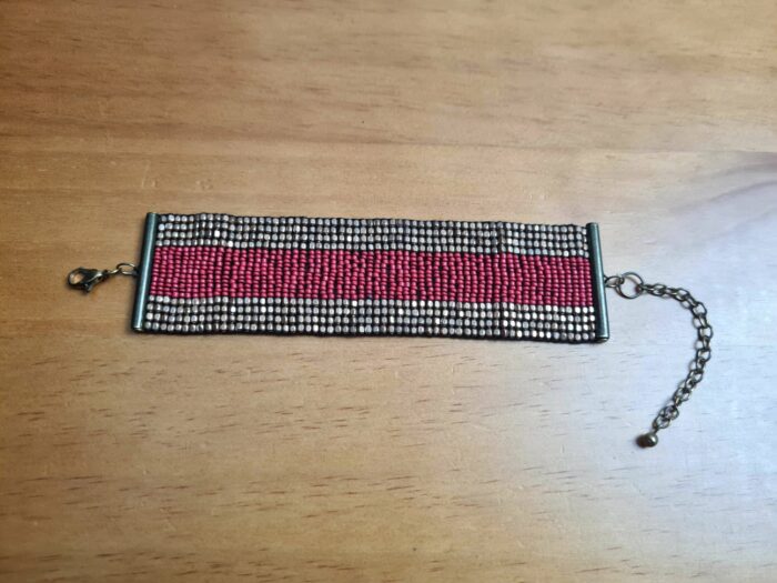 Pulseira indiana maleável de miçangas vermelho e dourado