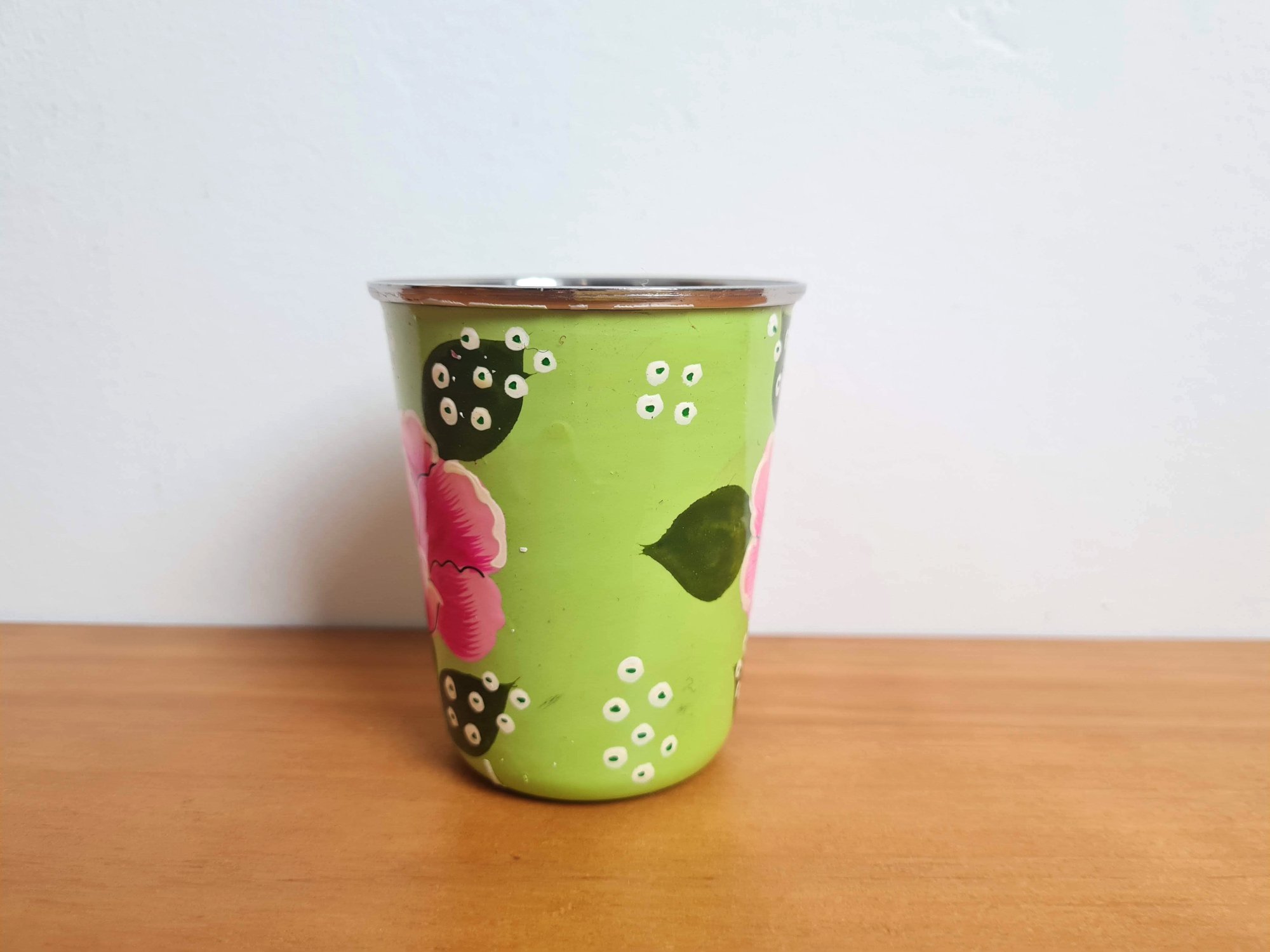 Copo indiano de inox pintado a mão floral