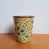 Copo de inox indiano pintado a mão floral artesanal amarelo e azul