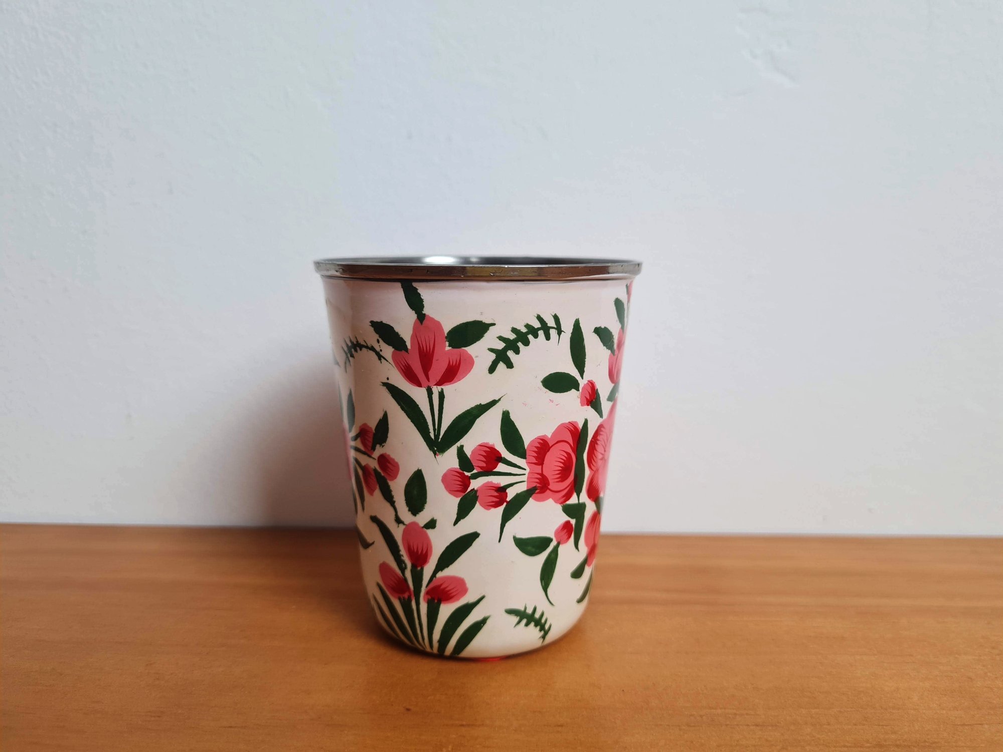 Copo indiano de inox pintado a mão floral