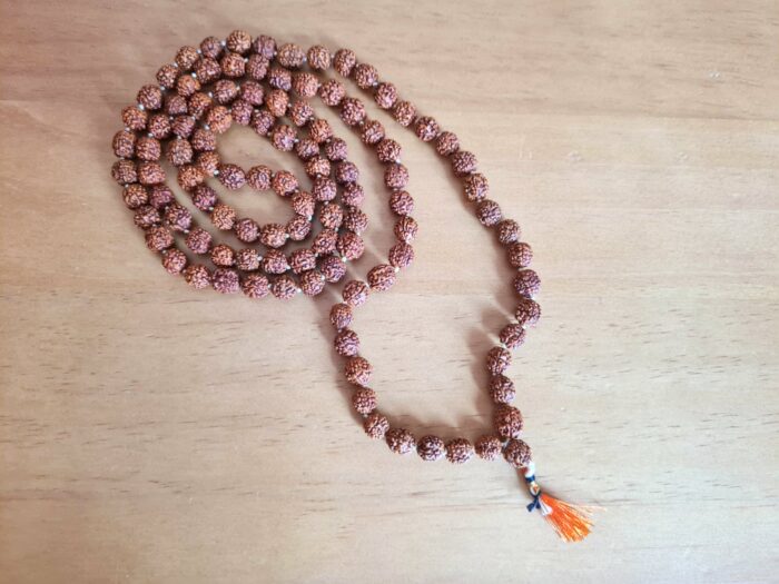 Japamala de 108 contas sementes de Rudraksha 10mm
