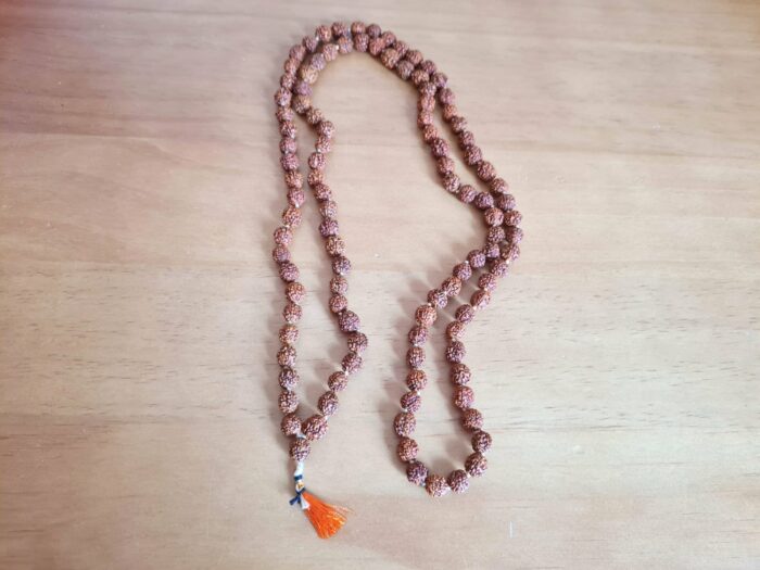 Japamala de 108 contas sementes de Rudraksha 10mm