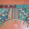 Bandô de porta indiano (Toran) em arco bordado verde e colorido 95cm