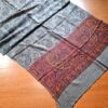 Pashimina indiana de cashmere estampa paisleys cinza adamascado