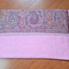 Pashimina indiana de cashmere estampa paisleys rosa com tons quentes