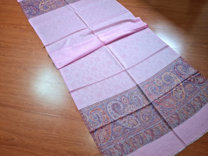 Pashimina indiana de cashmere estampa paisleys rosa com tons quentes