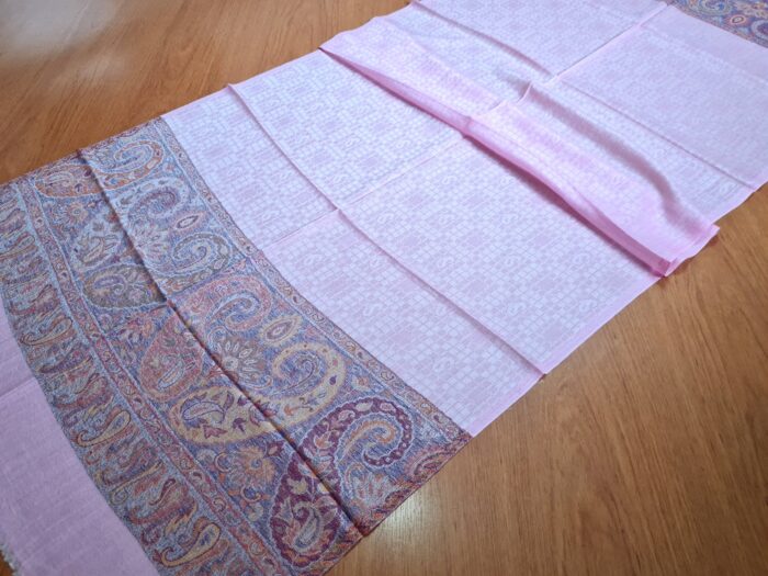 Pashimina indiana de cashmere estampa paisleys rosa com tons quentes