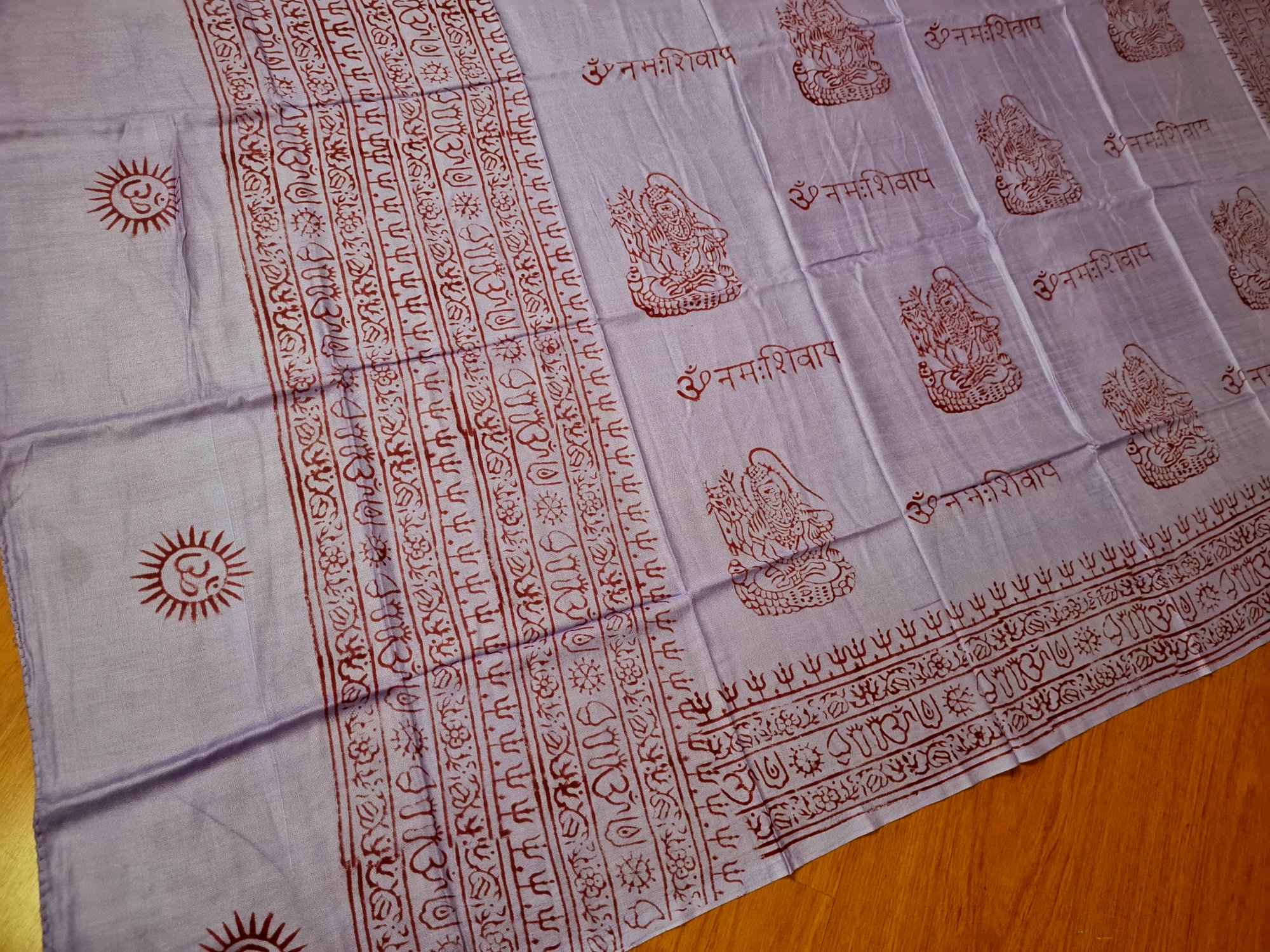 chadar de oração indiano (ou manto devocional) de mantras e símbolos hindus