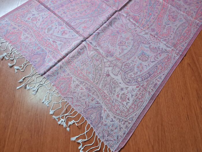 Pashimina indiana estampada de viscose dupla face rosé com franja