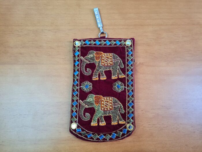 Bolsinha indiana Porta celular bordado de elefante bordô